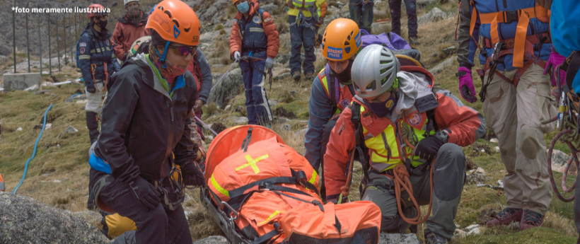 Laudo indica que Juliana Marins sobreviveu poucos minutos após queda na Indonésia