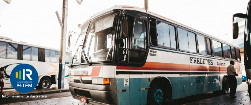 Natal leva encanto às crianças na Rodoviária do Rio Para alegrar os pequenos viajantes, a Rodoviária do Rio preparou uma programação especial de Natal. Nesta segunda-feira, dia 23 de dezembro, o Papai Noel estará no setor de embarque superior, entre meio-dia e cinco da tarde, promovendo interação com as crianças e levando o clima natalino aos passageiros que passam pelo local.