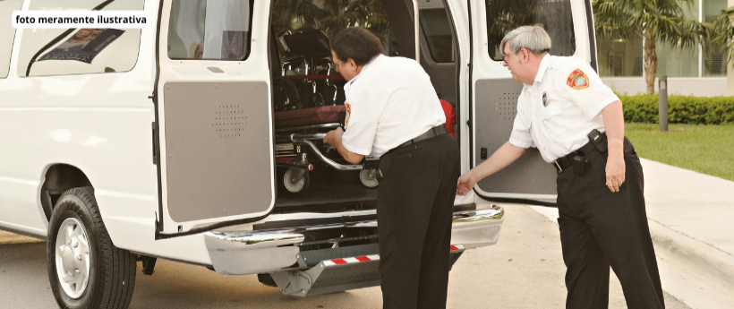 Um caminhoneiro foi baleado durante uma tentativa de assalto na Avenida Brasil, na altura de Ramos, na Zona Norte do Rio.// Mesmo ferido, ele conseguiu dirigir por mais de 10 Kms até a Central de Abastecimento do Estado do Rio (Ceasa), em Irajá, onde acabou batendo o caminhão em outro veículo de carga.// A vítima foi socorrida e levada para o Hospital Estadual Getúlio Vargas, na Penha.// Segundo a Polícia Militar, os criminosos fugiram sem levar a carga.// A PM informou que realiza rondas no entorno da Ceas