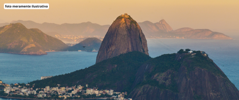 O Rio de Janeiro ganhou uma supertrilha de 3.500 km que liga unidades de conservação e cartões-postais em todas as regiões do estado. A “Volta ao Rio” foi lançada no início do mês e conecta trilhas já consagradas, como a Transcarioca, que cruza toda a capital fluminense. O percurso pode ser realizado em etapas, de acordo com a disponibilidade de cada pessoa. Os interessados poderão passar por locais como o Parque Nacional do Itatiaia, a Travessia Petrópolis-Teresópolis, e ainda o Cristo Redentor e o Pão de 
