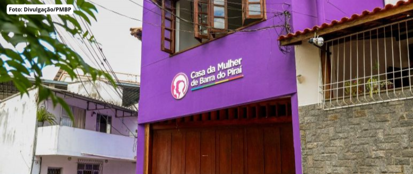 Barra do Piraí inaugura Giroteca da Casa da Mulher com orientação e à promoção dos direitos das mulheres barrenses Fruto de um programa do Governo do Estado do Rio de Janeiro voltado à democratização do acesso à leitura, à educação e à cultura, a cidade de Barra do Piraí inaugura nesta quarta-feira (17), a Giroteca da Casa da Mulher, Espaço Dona Anna Maria Sloboda Cruz. Instalada na Casa da Mulher Hortência Campos Ciótola, o local vai oferecer orientação e  promoção dos direitos das mulheres barrenses. A un
