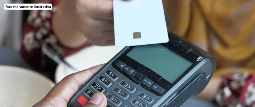 O Brasil já tem mais de um cartão de crédito por pessoa.