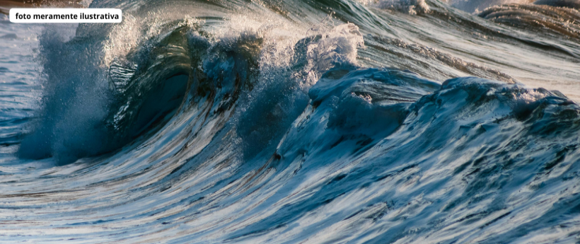 possível formação de um ciclone subtropical em alto-mar