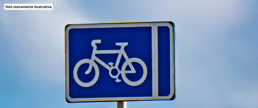  A Prefeitura do Rio vai iniciar a implantação de novas ciclovias nas Zonas Norte e Sul da cidade. A medida está prevista para acontecer a partir deste domingo (12). Na Tijuca, a intervenção acontece na Rua Conde de Bonfim, no trecho entre a Praça Saens Peña e a Rua Uruguai. Em Botafogo, a ciclovia será implantada na Rua Muniz Barreto, entre as ruas Pinheiro Machado e São Clemente. Já no eixo Glória–Cinelândia, as obras acontecem na Rua Augusto Severo, criando uma ligação direta entre os dois bairros. A pre