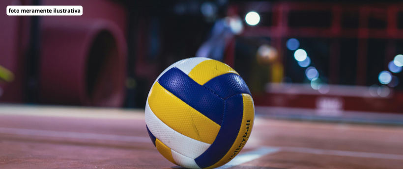 Brasil vence de virada a Argentina na Liga das Nações de Vôlei A seleção brasileira masculina de vôlei venceu   neste domingo (14), a quarta partida na Liga das Nações de Vôlei.  Sob o comando do técnico Bernardinho, o Brasil reagiu e derrotou de virada a Argentina por 3 sets a 2 , com parciais de 18/25, 24/26, 25/19, 25/23 e 15/9  , no ginásio Nilson Nelson, em Brasília (DF).  Com a vitória, a equipe encerrou a primeira semana da Liga das Nações de vôlei com 100% de aproveitamento, derrotando além dos arge