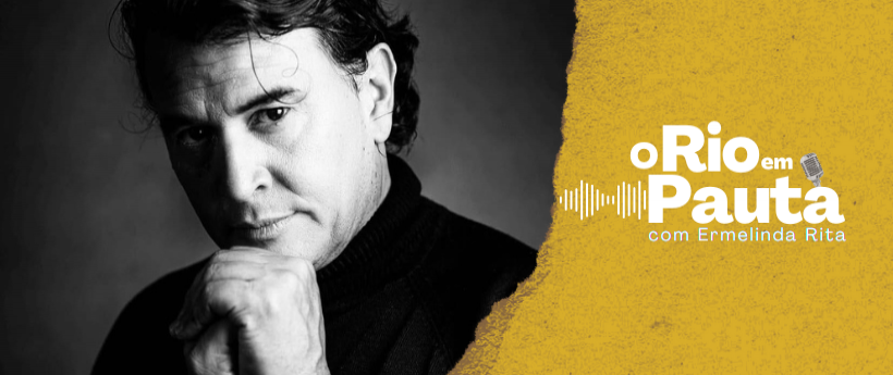 O cantor, compositor e pianista Plinio Oliveira faz live nesta segunda (02) em comemoração aos 30 anos de carreira