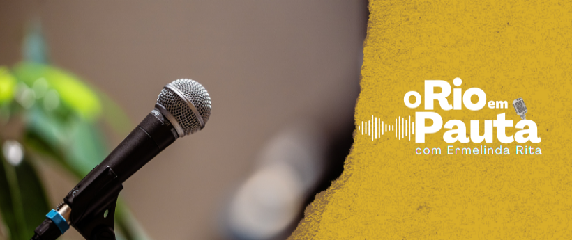 A cantora, compositora e professora de canto, Cacala Carvalho promove oficina de canto no Largo do Machado