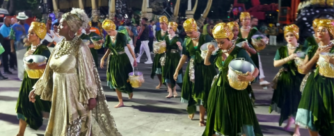 Marquês de Sapucaí a Rádio Roquette-Pinto transmite o segundo dia de desfiles da Série Ouro