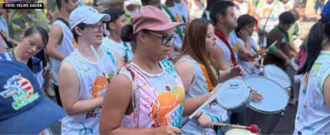 Bloco Percussomos do Amor leva protagonismo de pessoas com deficiência ao Carnaval de Niterói em 2026