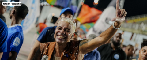 Emerson Dias renova com a Acadêmicos de Niterói A Acadêmicos de Niterói começa a se preparar para o Carnaval 2027 e anuncia a renovação do intérprete Emerson Dias que demonstrou muita identificação com a comunidade. A agremiação no próximo carnaval pela Série Ouro buscando o seu retorno ao Grupo Especial. Foto: S1 Fotografia