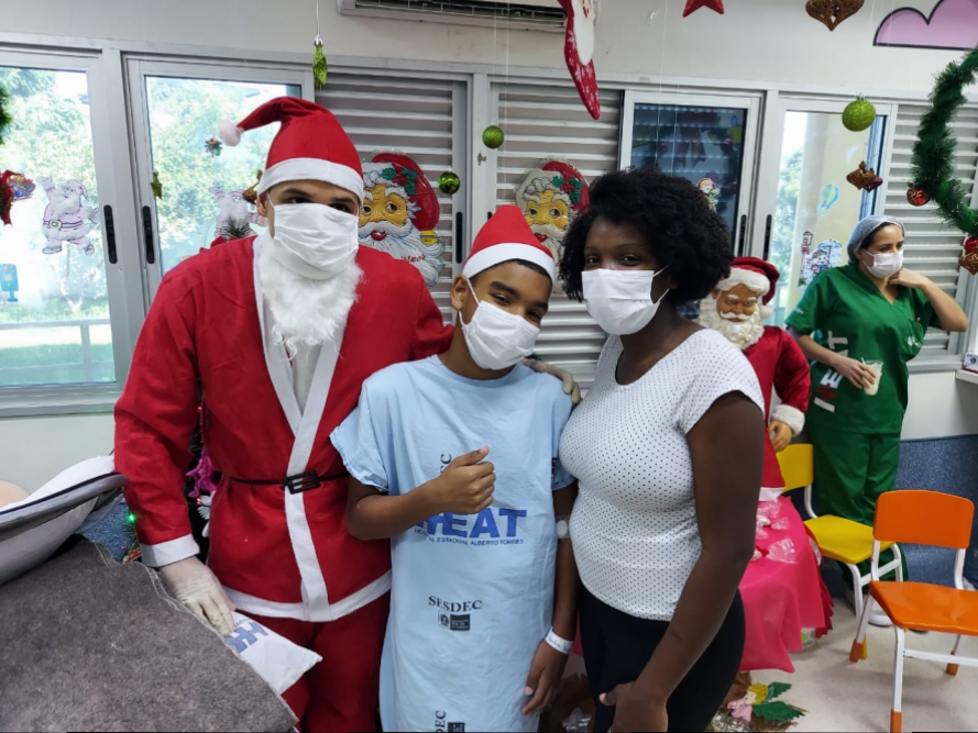 Houve distribuição de presentes para crianças e cardápio especial para colaboradores