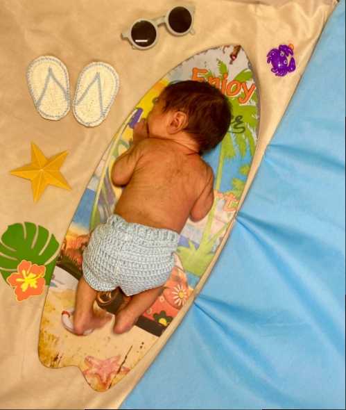 H Lagos realiza ensaio fotográfico com bebês em homenagem ao Mundial de Surf realizado em Saquarema