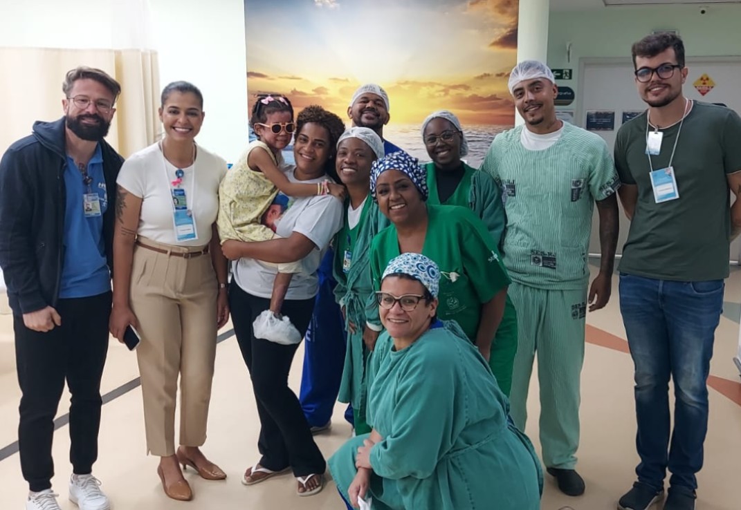 Criança fez mais de 30 cirurgias e passou mais de dois meses internada no CTI