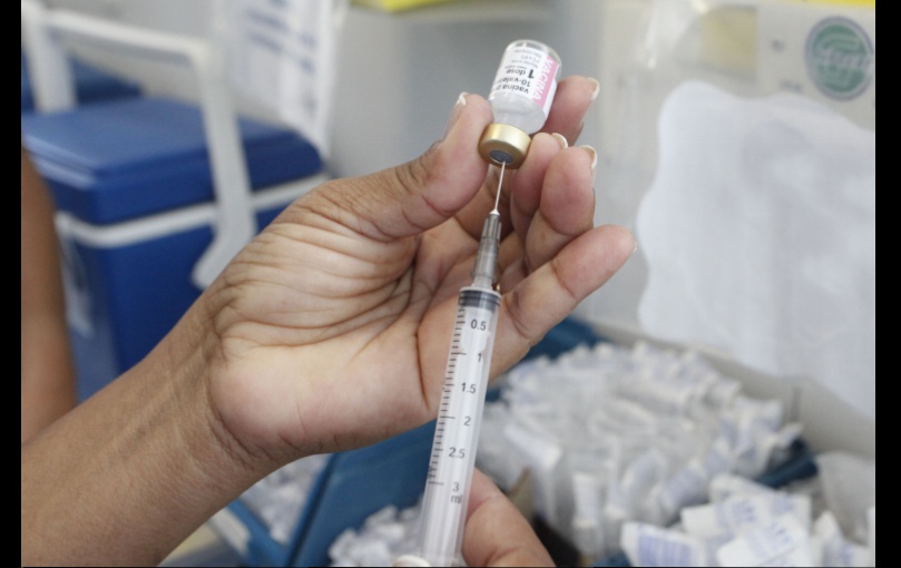 Vacinação contra a gripe em mais de 3 mil postos tem início nesta segunda, 25/4