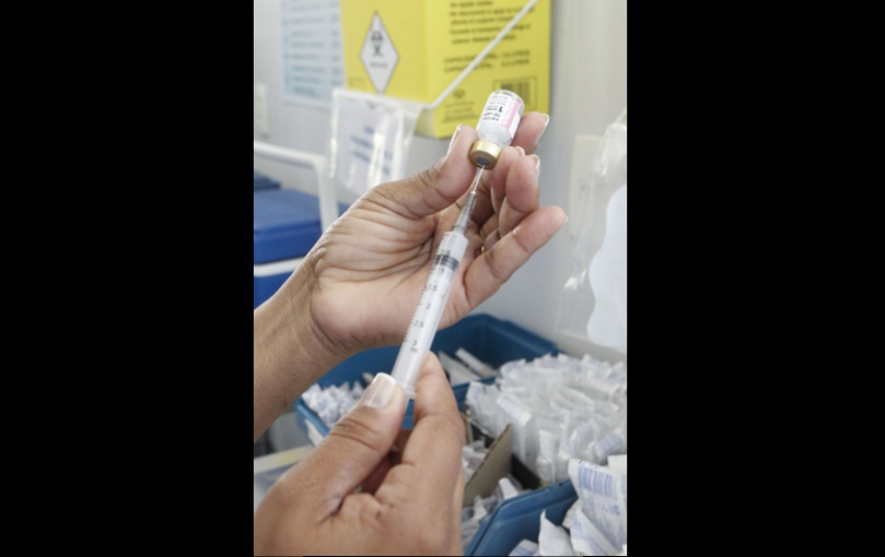 Vacinação contra a gripe em mais de 3 mil postos tem início nesta segunda, 25/4