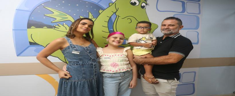 Menina de 12 anos enfrenta o câncer há pouco mais de um ano e entrou em remissão
