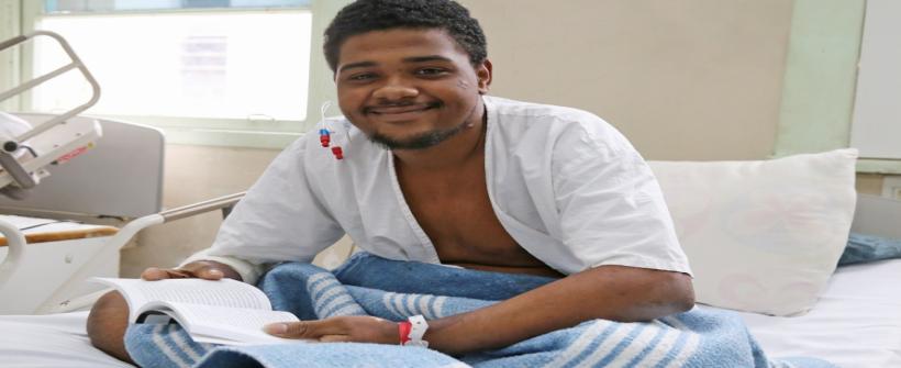 Biblioteca-móvel leva cultura e acolhimento a pacientes em três hospitais da rede estadual
