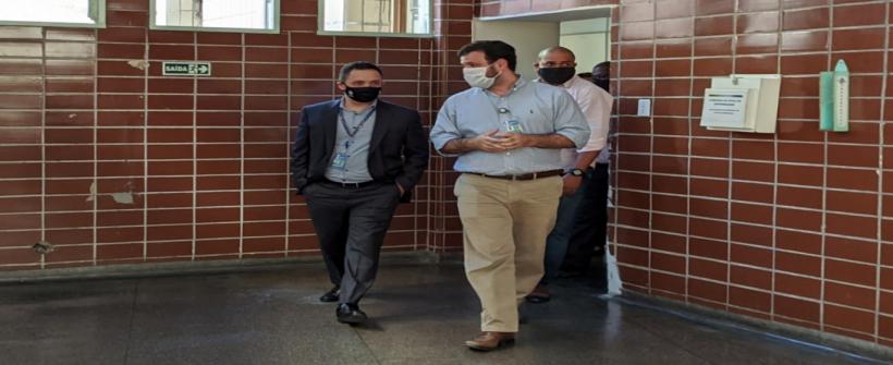 Bousquet fiscaliza Getúlio Vargas e UPA da Penha, e anuncia reforma nas duas unidades