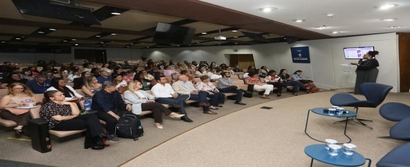 Doença é uma das principais causas de internações e mortes de bebês; capacitação se antecipa aos meses mais frios e prepara equipes para respostas rápidas na rede estadual
