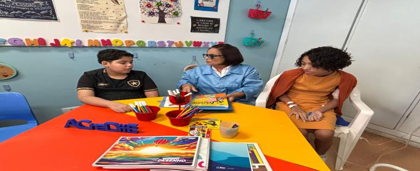 Crianças e jovens  internados na unidade têm atendimento educacional especializado diariamente 