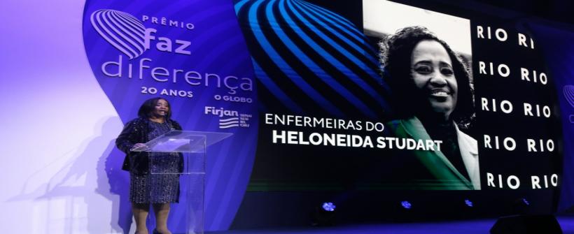 Coordenadora de enfermagem do Hospital Estadual Heloneida Studart recebe o prêmio Faz Diferença 2022 na categoria Rio