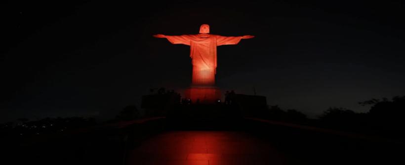 Dia Mundial do Doador de Sangue tem Cristo iluminado de vermelho e mais de 450 doações  