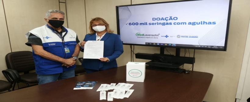 Encontro na SES oficializa doação da Medlevesohn de 600 mil seringas com agulhas para imunização contra a Covid-19