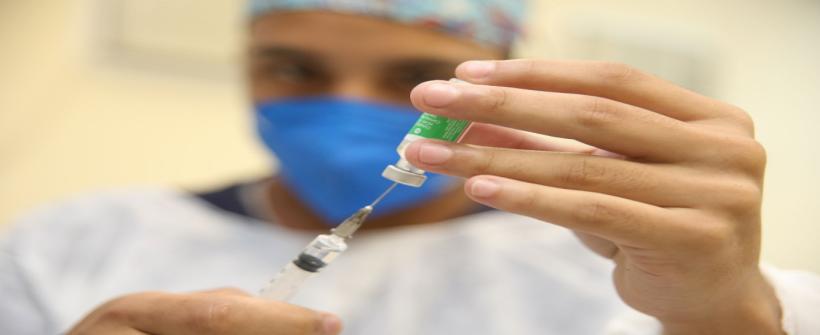 Estado acelera o Calendário Único de Vacinação em acordo com os 92 municípios