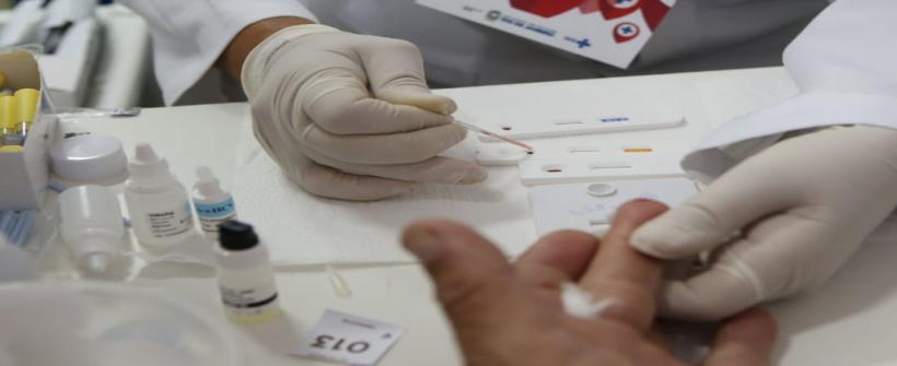 Estado do Rio registra em outubro menor taxa de positividade para testes da Covid-19 desde o início da série histórica