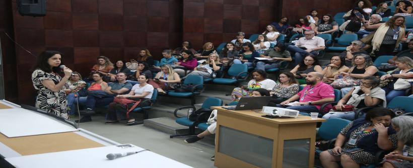 Evento foi marcado por troca de experiências entre profissionais e familiares de crianças e adolescentes com TEA 
