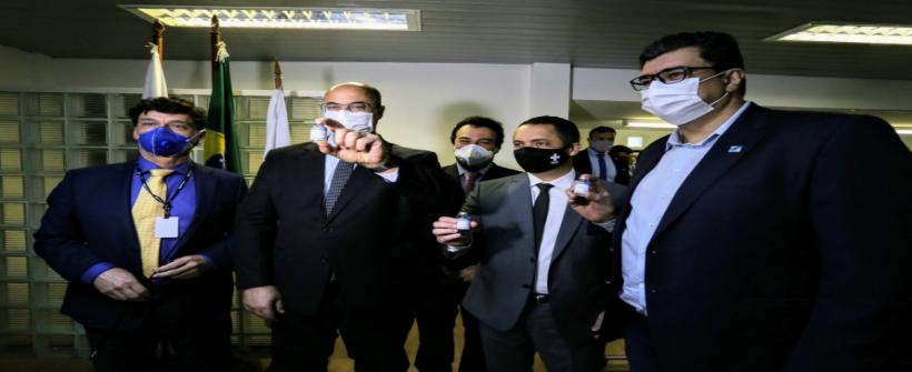 Governador e Secretário Estadual de Saúde se reúnem com cientistas do Instituto Vital Brazil