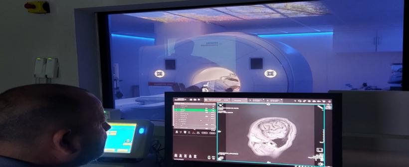 Hospital Zilda Arns amplia horário e ajuda a reduzir tempo de espera por exame de ressonância no estado