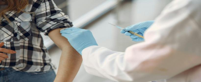 Vacinação contra o HPV: o que muda com a aplicação da dose única
