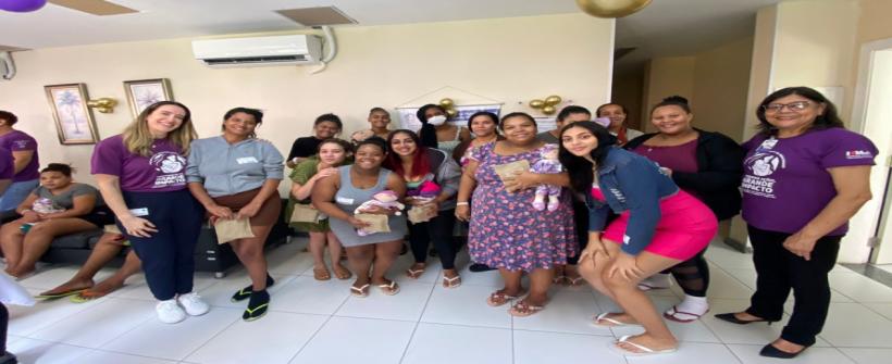 Mães de bebês prematuros participam de ação do Novembro Roxo, mês de conscientização e prevenção da prematuridade