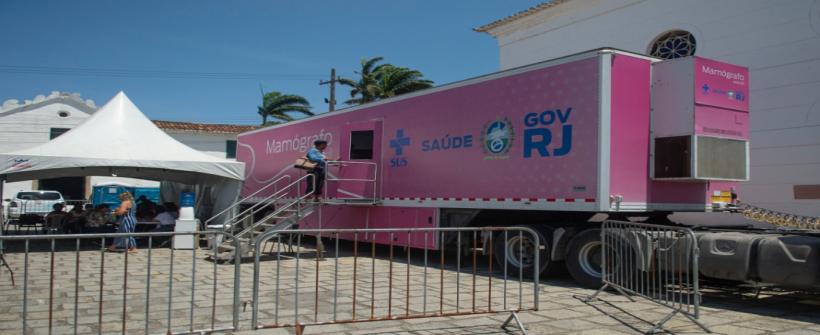  Outubro Rosa: secretário de Saúde visita mamógrafo móvel em São Pedro D’Aldeia