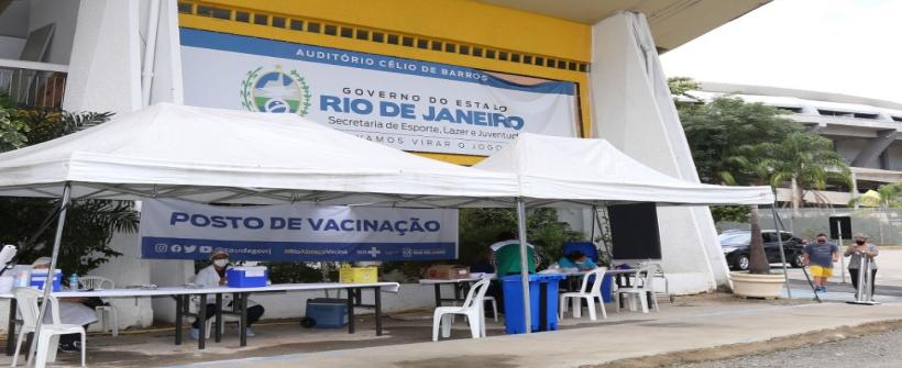 Primeira semana de vacinação no posto drive-thru da SES tem 723 imunizados
