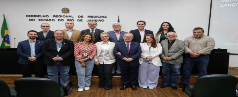 Secretária participa de lançamento do curso anual de Clínica Médica do Cremerj