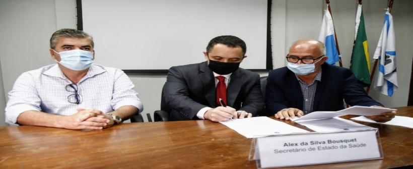 Secretário de Estado de Saúde visita Hospital Adão Pereira Nunes, repassado à administração da Prefeitura de Caxias