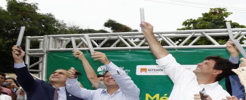 Secretário e ministro participam de ação de combate ao Aedes em Niterói