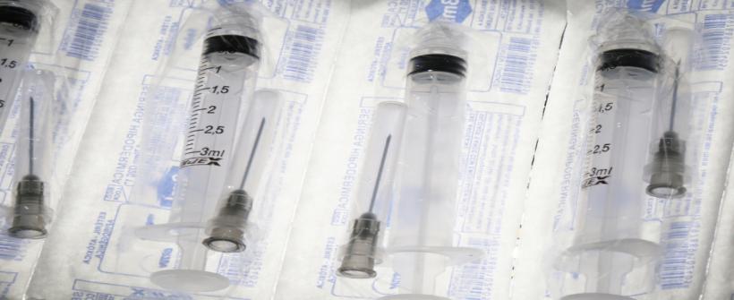 Secretaria de Saúde cria grupo técnico para monitorar eventos adversos das vacinas contra Covid-19