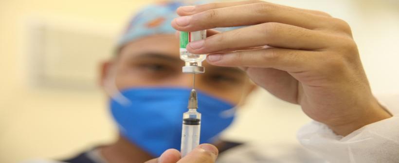 Secretaria de Saúde distribui mais 1.063.260 de doses de imunizantes aos 92 municípios nesta quarta-feira