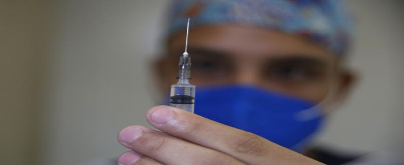 Secretaria de Saúde distribui vacinas contra influenza e Covid-19