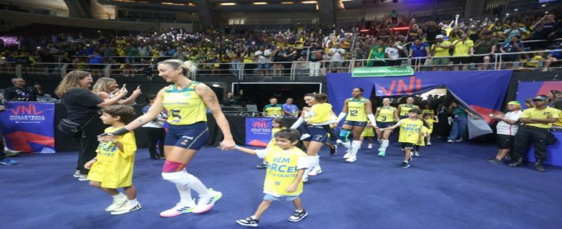 RJ Transplantes e HemoRio entram em quadra com a seleção brasileira de vôlei