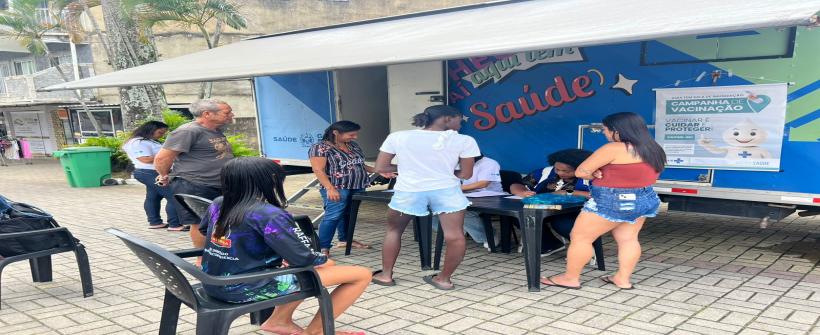 Municípios de Mangaratiba e Itaboraí receberam caminhões para apoio à estratégia de imunização fora dos postos de saúde