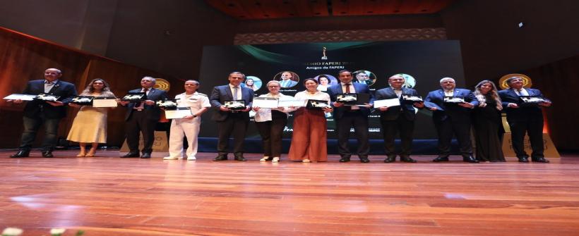 Secretária de Saúde é uma das agraciadas em cerimônia na Sala Cecília Meireles 