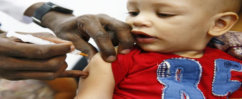 Crianças são as mais atingidas pela doença; vacina está disponível em postos de imunização de todo o estado