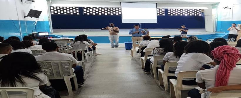 A iniciativa tem o objetivo de conscientizar os estudantes para os riscos à saúde