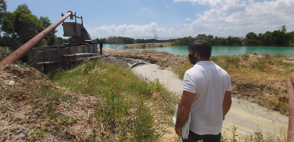 Secretaria de Estado do Ambiente e Sustentabilidade e Inea fiscalizam areal em Seropédica 