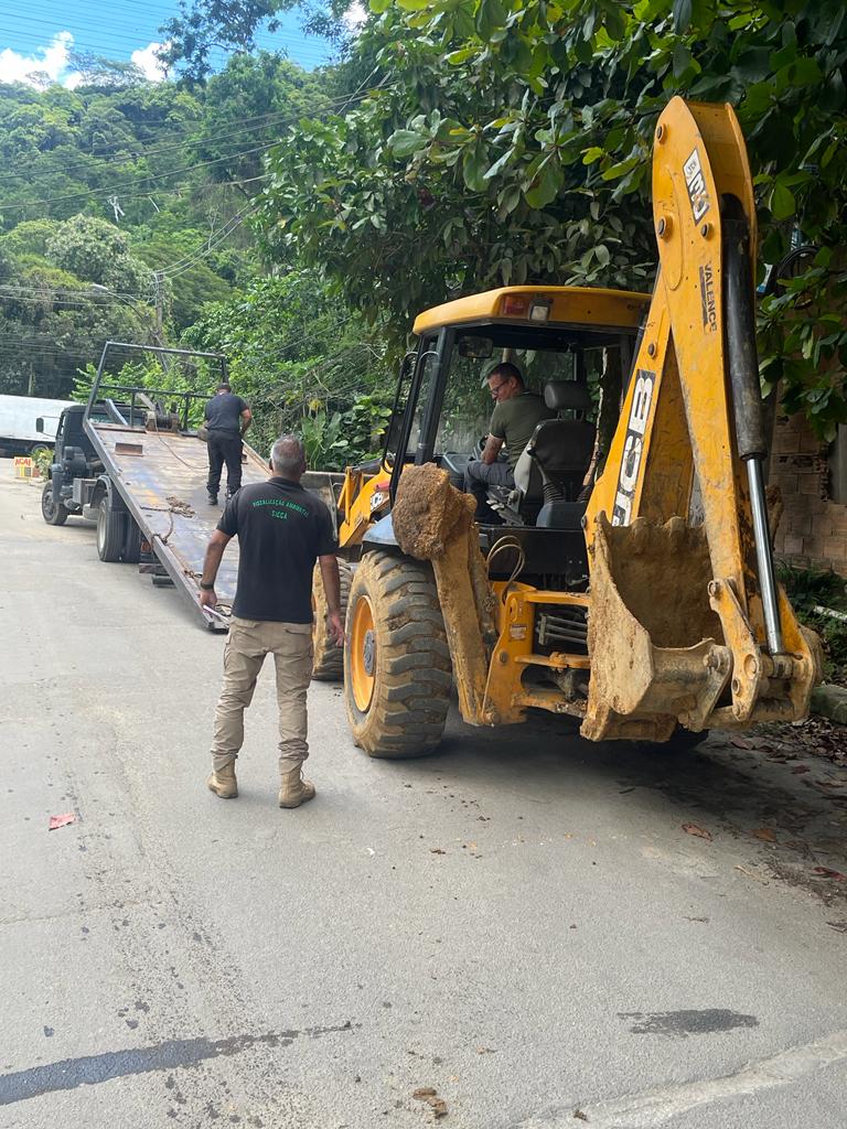 Seas e Inea realizam operação para combater extração mineral ilegal em Jacarepaguá