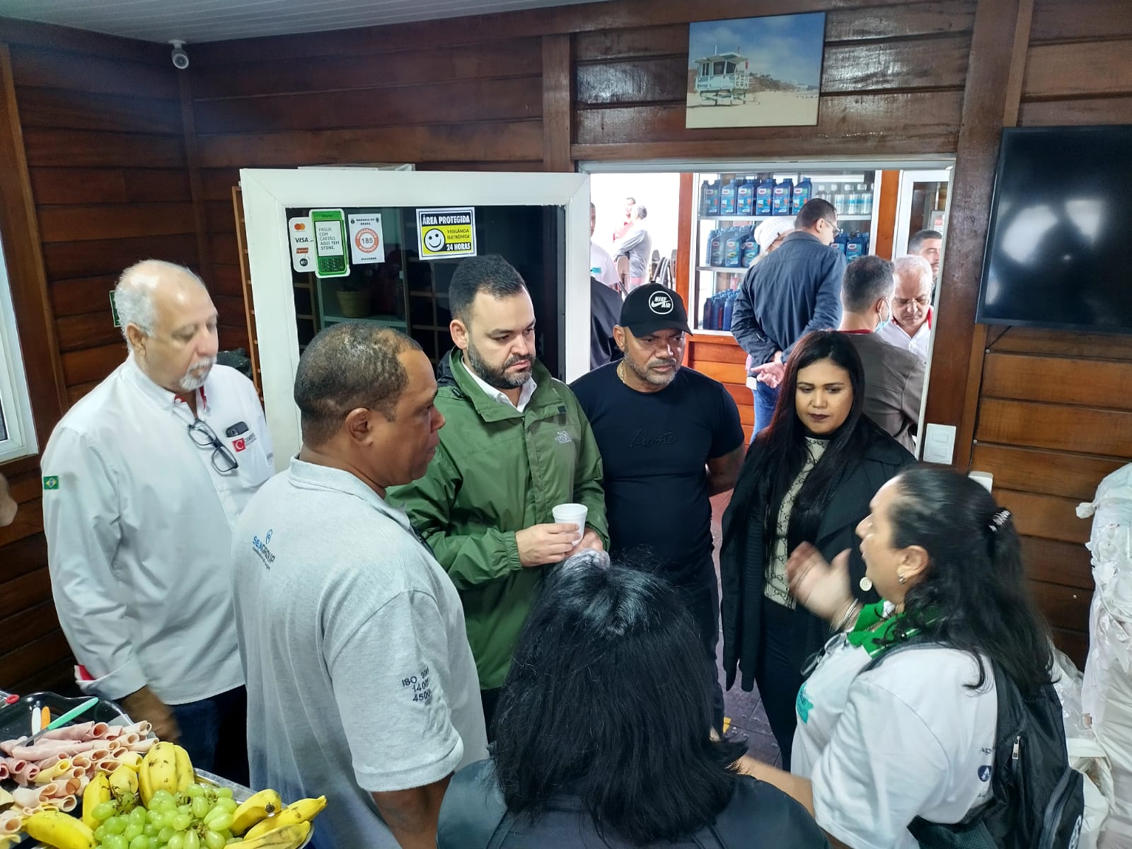 Secretaria de Estado do Ambiente e Sustentabilidade marca presença em ação social da Marinha do Brasil